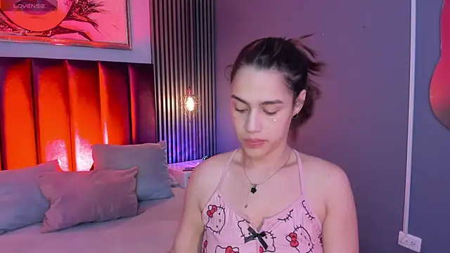 emily roberts1 online show from December 18, 2025, 12:22 pm