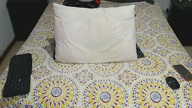 JahsHot online show from December 1, 2025, 7:52 pm