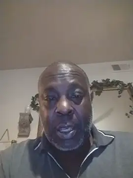 macnificent1fr online show from January 5, 2026, 10:24 pm