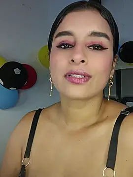 Snapshot of Alizon_1 chatting on June 24, 2026, 7:13 pm Alizon 1 online show from June 24, 2026, 7:13 pm
