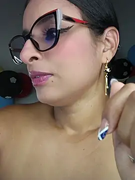 Snapshot of Alizon_1 chatting on June 26, 2026, 8:02 pm Alizon 1 online show from June 26, 2026, 8:02 pm