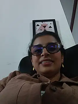 Snapshot of Alizon_1 chatting on July 21, 2026, 8:33 pm Alizon 1 online show from July 21, 2026, 8:33 pm