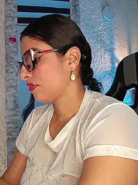 Snapshot of Alizon_1 chatting on July 25, 2026, 7:33 pm Alizon 1 online show from July 25, 2026, 7:33 pm