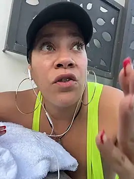 Snapshot of Bigbuttbrooklynn chatting on January 21, 2025, 12:25 am Bigbuttbrooklynn online show from January 21, 2025, 12:25 am