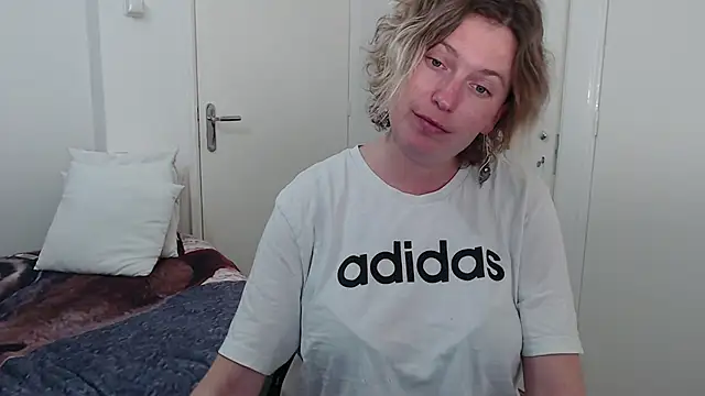 cumfun online show from February 5, 2026, 7:51 pm