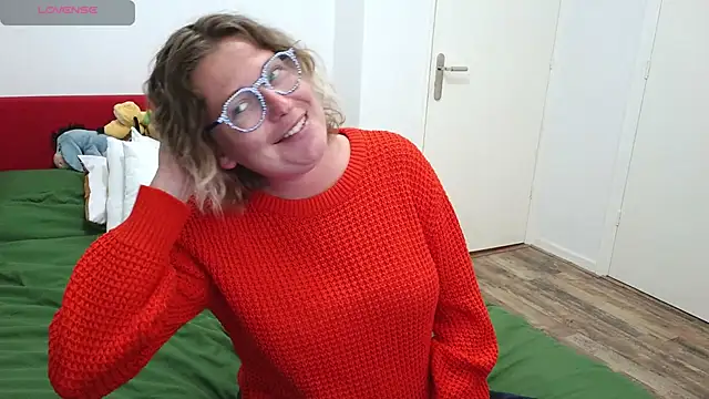 cumfun online show from May 11, 2026, 5:43 pm