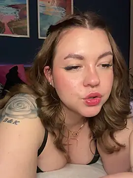 Snapshot of VictoriaLaFleur chatting on February 17, 2025, 9:19 pm VictoriaLaFleur online show from February 17, 2025, 9:19 pm