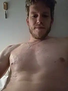 Snapshot of Love_Bert chatting on July 6, 2026, 10:01 pm Love Bert online show from July 6, 2026, 10:01 pm