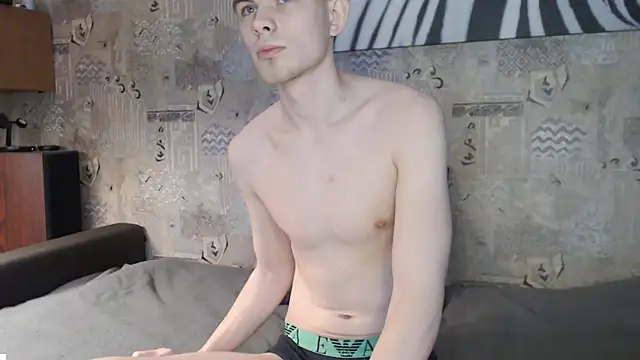 Student Oliver online show from December 23, 2025, 7:17 am