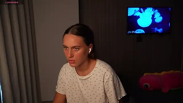 HarleyDeess online show from June 28, 2026, 12:16 am