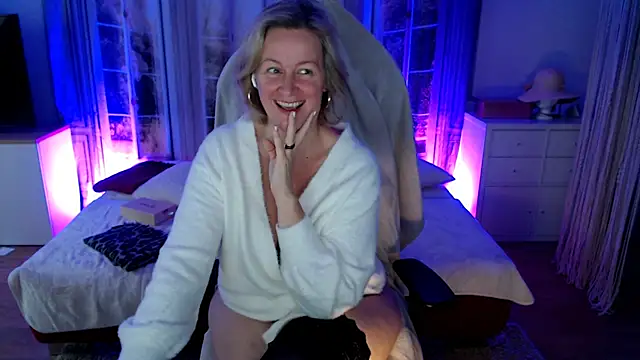 Snapshot of MarleneBloem chatting on November 14, 2025, 9:52 am MarleneBloem online show from November 14, 2025, 9:52 am