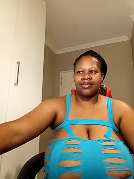 bustylisa1983 online show from December 8, 2024, 8:15 pm