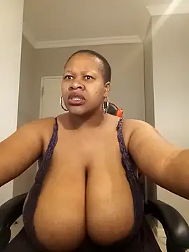 Snapshot of bustylisa1983 chatting on September 16, 2025, 5:41 am bustylisa1983 online show from September 16, 2025, 5:41 am