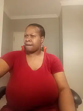 Snapshot of bustylisa1983 chatting on September 26, 2025, 2:32 pm bustylisa1983 online show from September 26, 2025, 2:32 pm