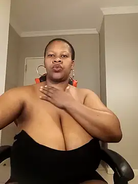 Snapshot of bustylisa1983 chatting on October 18, 2025, 4:59 am bustylisa1983 online show from October 18, 2025, 4:59 am