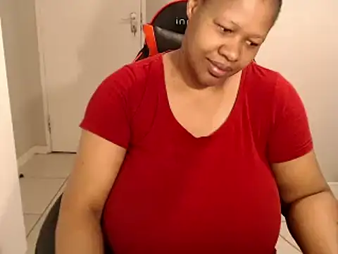 Snapshot of bustylisa1983 chatting on October 28, 2025, 6:17 am bustylisa1983 online show from October 28, 2025, 6:17 am