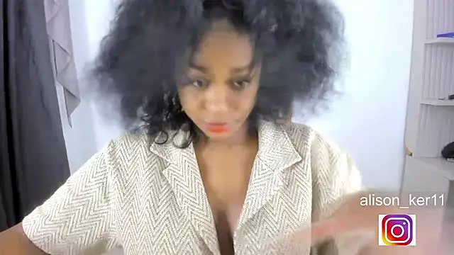 Snapshot of alison-ker3 chatting on May 10, 2026, 8:52 am alison-ker3 online show from May 10, 2026, 8:52 am