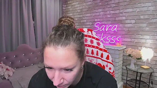 SarahCoksss online show from December 8, 2024, 1:02 am