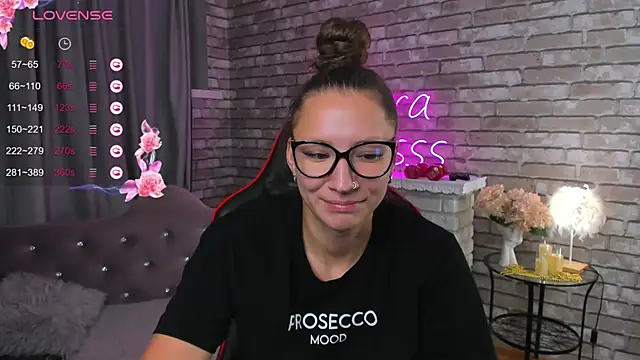 SarahCoksss online show from October 2, 2025, 1:12 am