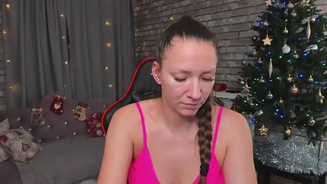 Snapshot of SarahCoksss chatting on December 23, 2025, 12:19 am SarahCoksss online show from December 23, 2025, 12:19 am