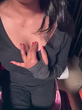 sexy-simmy online show from February 12, 2026, 6:36 pm