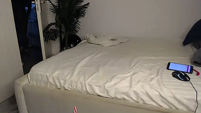 Snapshot of CurvyGlass chatting on October 22, 2025, 2:34 am CurvyGlass online show from October 22, 2025, 2:34 am