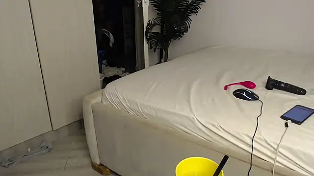 Snapshot of CurvyGlass chatting on October 30, 2025, 10:21 pm CurvyGlass online show from October 30, 2025, 10:21 pm