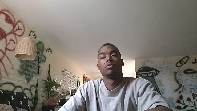 Snapshot of Shhhtrey0375 chatting on June 13, 2026, 7:45 pm Shhhtrey0375 online show from June 13, 2026, 7:45 pm
