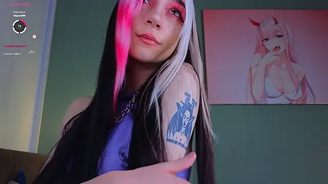 Snapshot of TristaRoht chatting on December 9, 2024, 9:16 pm TristaRoht online show from December 9, 2024, 9:16 pm