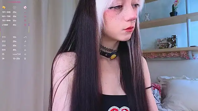 Snapshot of TristaRoht chatting on October 4, 2025, 3:10 pm TristaRoht online show from October 4, 2025, 3:10 pm