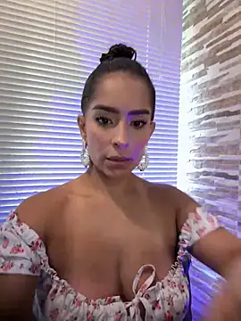 Snapshot of Mau_White chatting on March 16, 2025, 7:38 pm Mau White online show from March 16, 2025, 7:38 pm