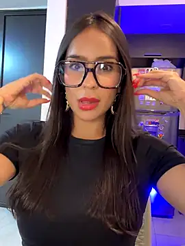 Snapshot of Mau_White chatting on September 14, 2025, 12:32 am Mau White online show from September 14, 2025, 12:32 am