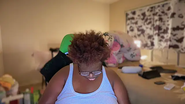 Yagurl  west online show from February 3, 2026, 4:54 am