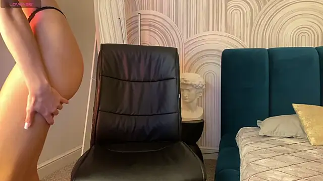 Snapshot of viviann_evans chatting on April 13, 2026, 1:11 am viviann evans online show from April 13, 2026, 1:11 am