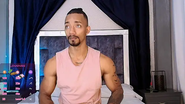Snapshot of Manolo_Hot1 chatting on January 10, 2025, 2:13 pm Manolo Hot1 online show from January 10, 2025, 2:13 pm