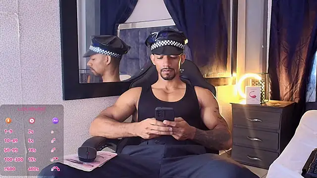 Snapshot of Manolo_Hot1 chatting on February 14, 2025, 2:33 pm Manolo Hot1 online show from February 14, 2025, 2:33 pm