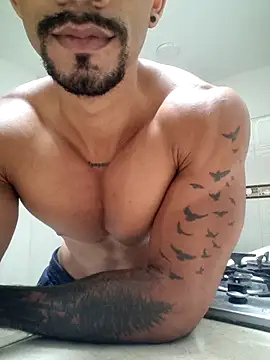 Snapshot of Manolo_Hot1 chatting on March 31, 2026, 9:48 pm Manolo Hot1 online show from March 31, 2026, 9:48 pm