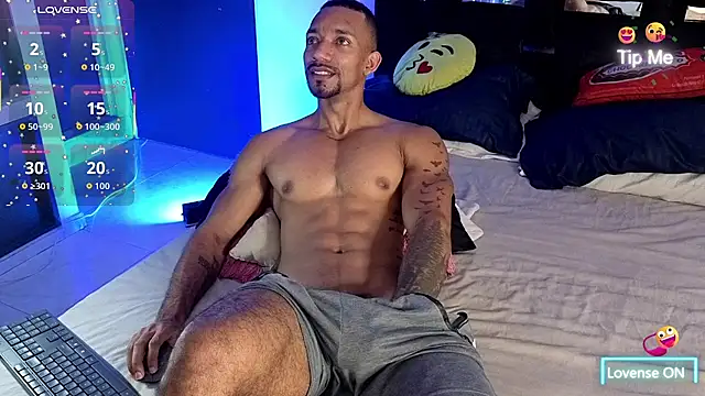 Snapshot of Manolo_Hot1 chatting on July 10, 2026, 8:00 pm Manolo Hot1 online show from July 10, 2026, 8:00 pm