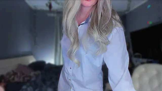 KlementinaBbG online show from February 8, 2026, 8:56 pm