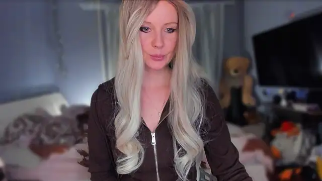 KlementinaBbG online show from February 15, 2026, 8:38 pm