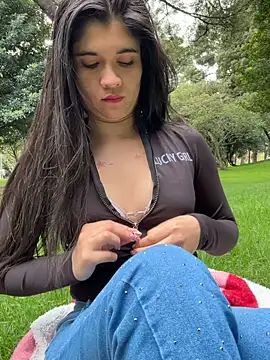 ambar-adaams online show from June 12, 2026, 9:35 pm