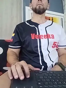 JULESLAKES online show from May 12, 2026, 12:41 am
