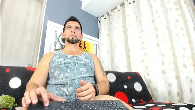 JULESLAKES online show from June 3, 2026, 1:57 pm
