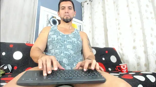 JULESLAKES online show from June 3, 2026, 2:33 pm