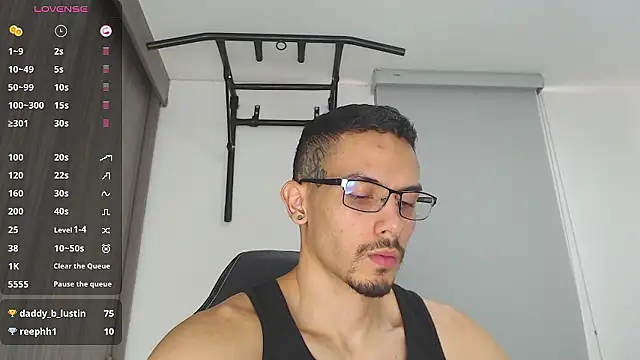 russthiago online show from December 2, 2024, 3:58 pm