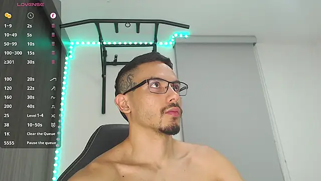 russthiago online show from December 19, 2024, 11:14 pm