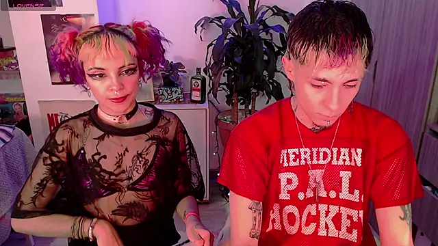 Snapshot of badeyes_crazygoat chatting on October 1, 2025, 11:38 am badeyes crazygoat online show from October 1, 2025, 11:38 am