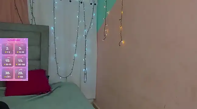 Snapshot of megan_kis9 chatting on December 21, 2024, 12:53 am megan kis9 online show from December 21, 2024, 12:53 am