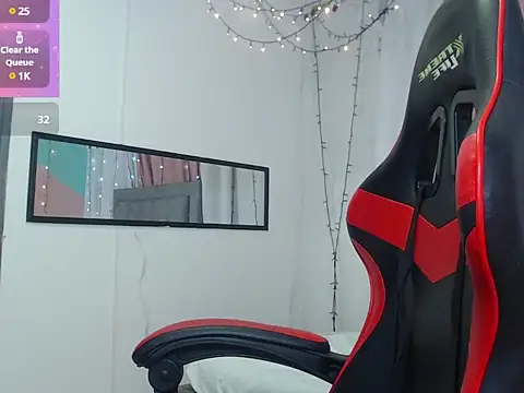 Snapshot of megan_kis9 chatting on February 12, 2025, 6:19 pm megan kis9 online show from February 12, 2025, 6:19 pm