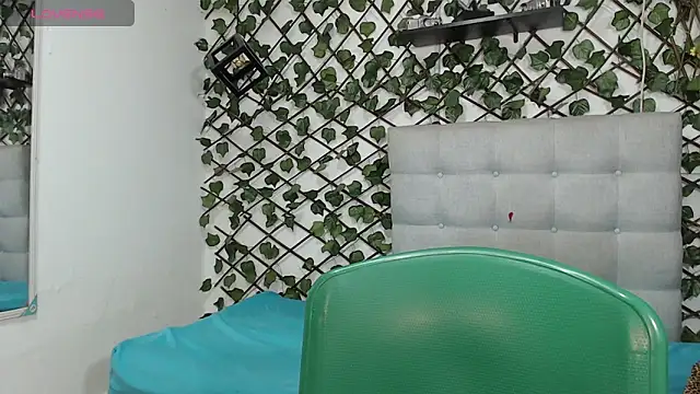 Snapshot of megan_kis9 chatting on February 24, 2025, 12:09 am megan kis9 online show from February 24, 2025, 12:09 am